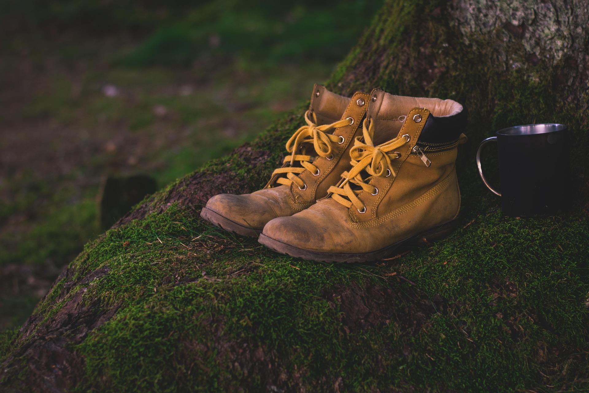 check walking boots tread