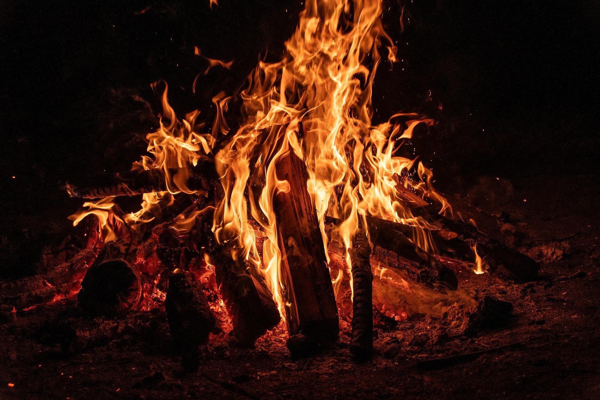 Campfires: A Beginner’s Guide to Building and Enjoying a Safe Campfire